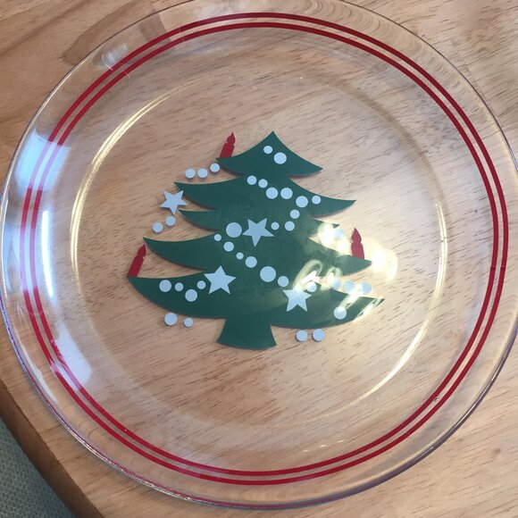 SET OF 8 DESERT/SALAD HOLIDAY PLATES. 8" - Picture 2 of 3
